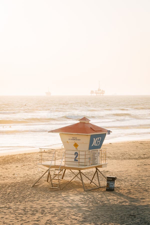 Leibwächterstand auf dem Strand im Huntington Beach, County, Kalifornien stockfoto Leibwächterstand auf dem Strand im Huntington Beach, County, Kalifornien stockfoto