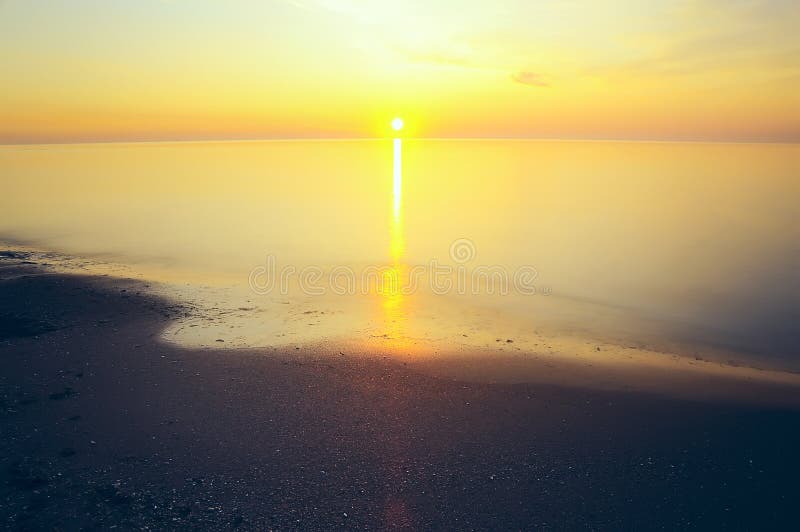 145 Leichter Sonnenaufgang Meer Fotos Kostenlose Und Royalty Free Stock Fotos Von Dreamstime
