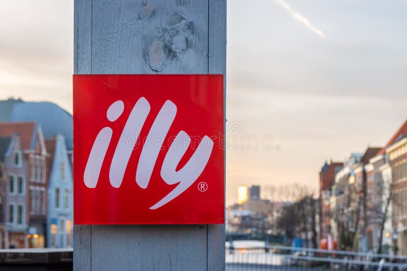 Illy coffee hi-res stock photography and images - Alamy