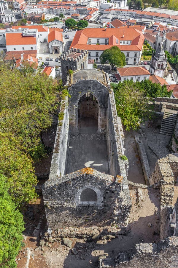 Leiria, Portugal Ruinen Santa Maria da Pena Churchs lizenzfreies stockfoto Leiria, Portugal Ruinen Santa Maria da Pena Churchs lizenzfreies stockfoto