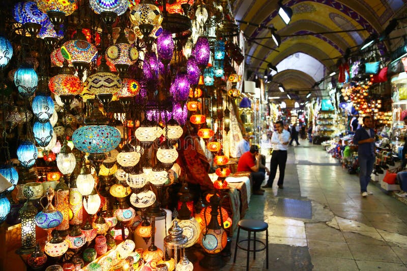 Lekki sklep w Uroczystym bazarze Istanbuł, Turcja