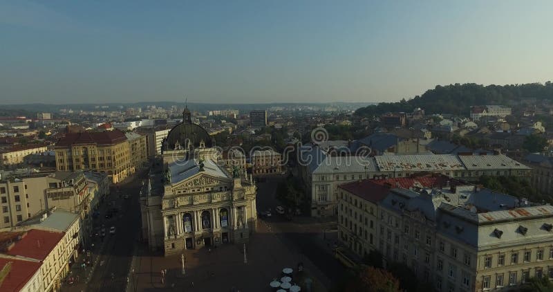 Lemberg-Oper Alte von der Luftstadt Lemberg, Ukraine Zentrales Teil der alten Stadt Europäische Stadt Dicht bevölkerte Bereiche d