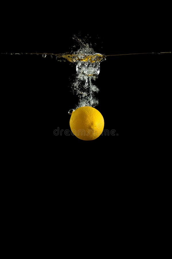 Lemon deep under water royalty free stock photos Lemon deep under water royalty free stock photos