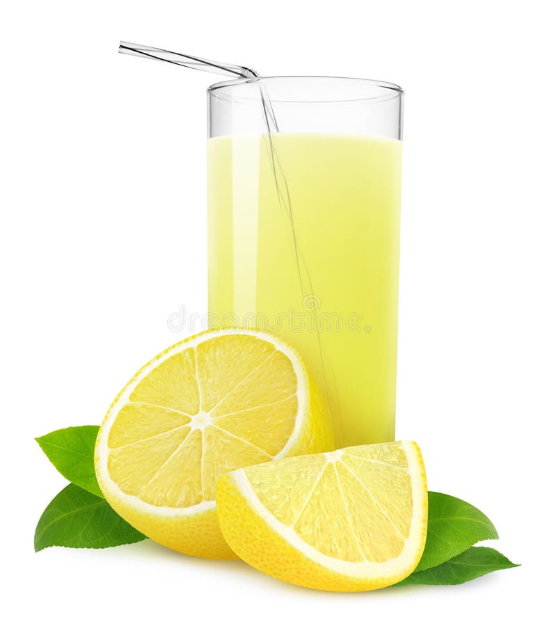 Glas frische Limonade und in Stücke schneiden Zitrone-Frucht isoliert auf weißem hintergrund.