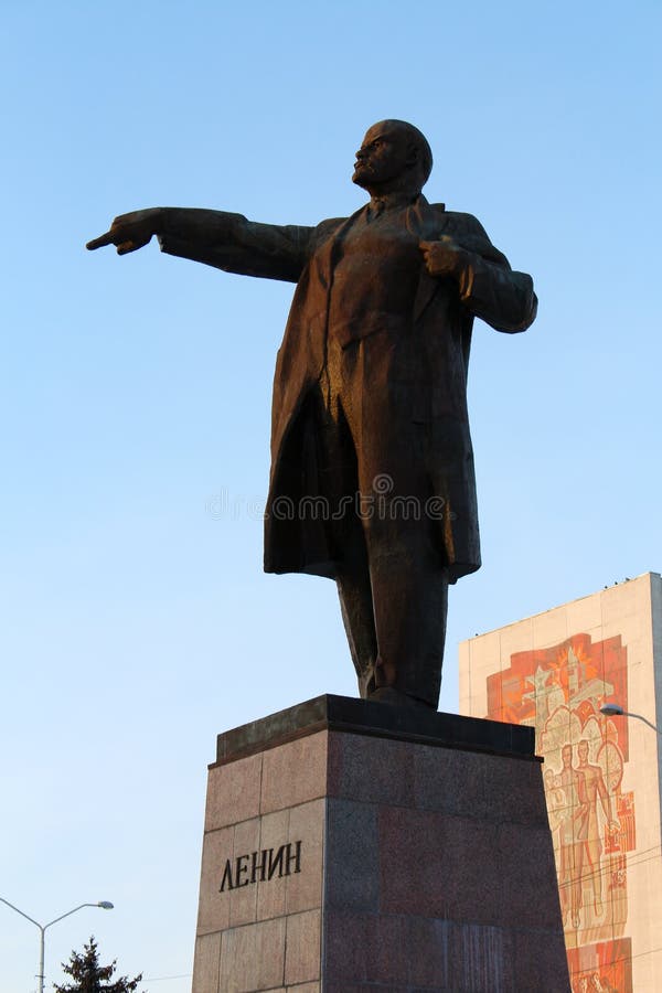 VLADIMIR ILIC LENIN visual data 5