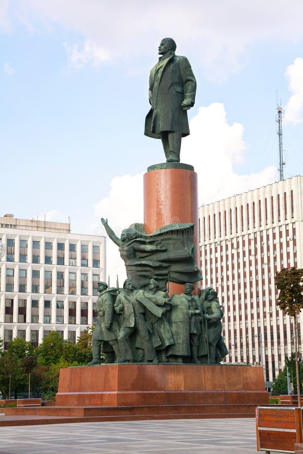 Lenin Monument on October Square in Moscow Editorial Stock Image ...