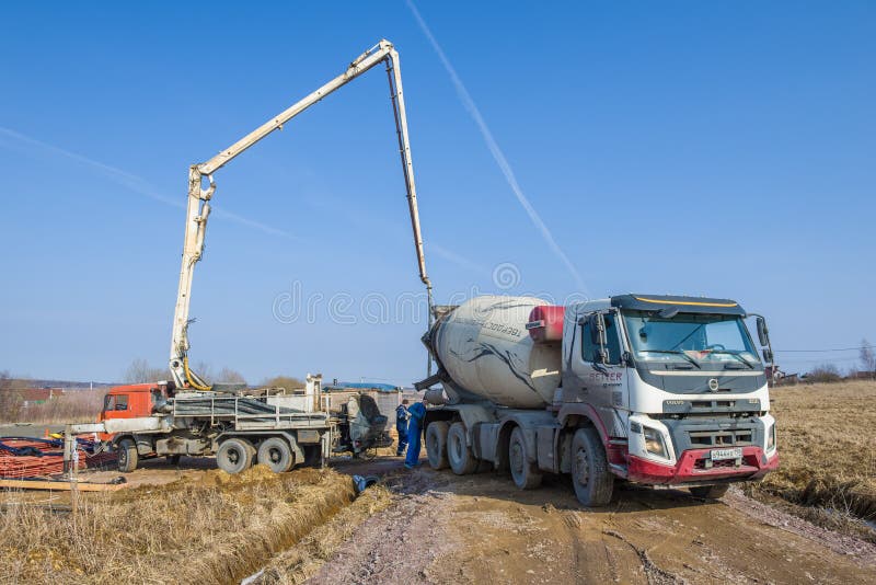 File:Volvo FMX 500 8x4 2014 (14038828497).jpg - Wikimedia Commons