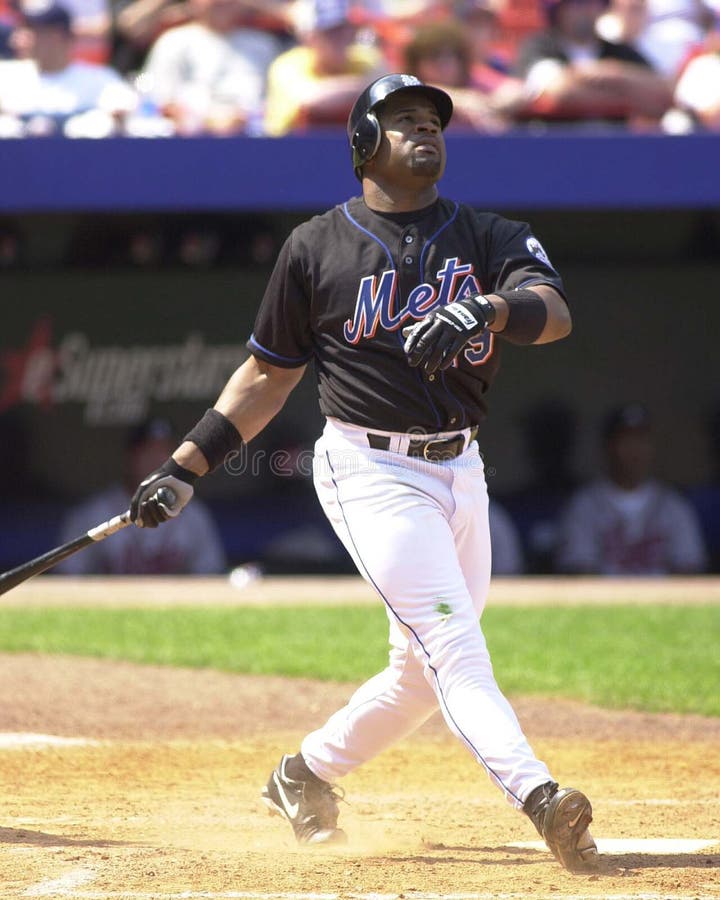 New York Mets pinch-hitter Lenny Harris. Image taken from color slide.