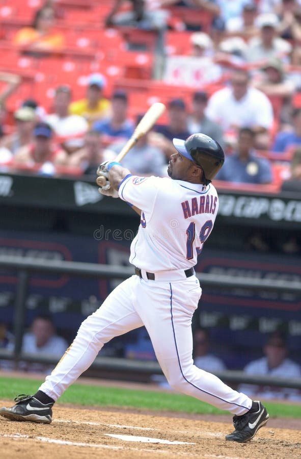 New York Mets OF Lenny Harris. Image taken from color slide.