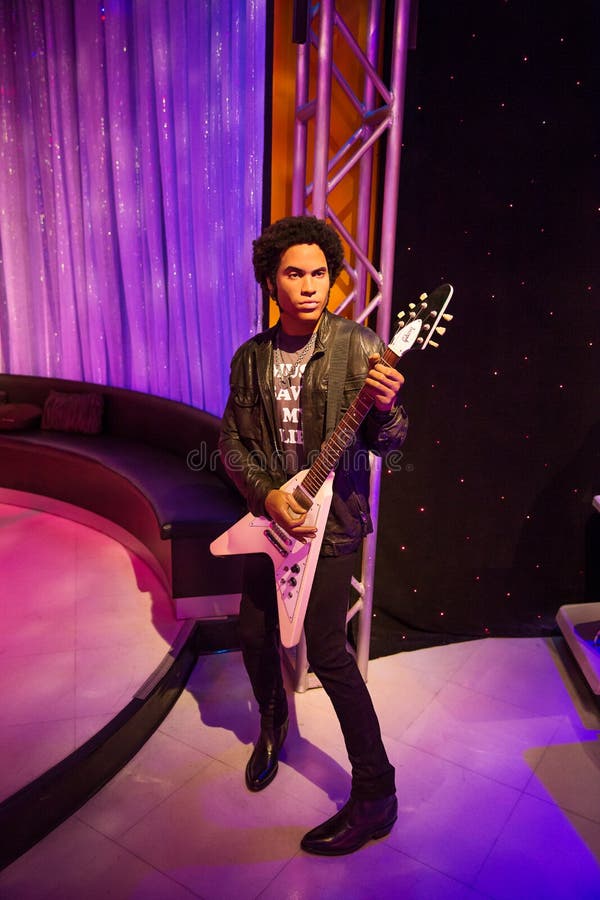 Wax statue of Lenny Kravitz, Leonard Albert Lenny Kravitz is an American rock singer-songwriter, multi-instrumentalist, record producer, actor, Madame Tussauds museum, Las Vegas.