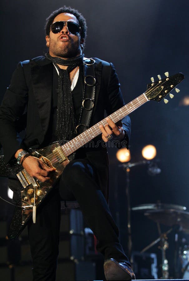 Lenny Kravitz Concert editorial photography. Image of night - 6125027