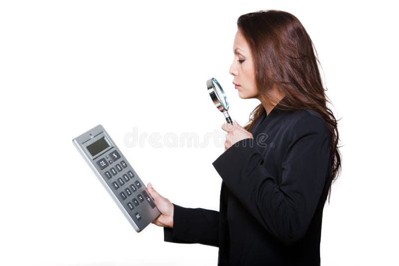 lente d'ingrandimento del calcolatore della donna fotografie stock lente d'ingrandimento del calcolatore della donna fotografie stock