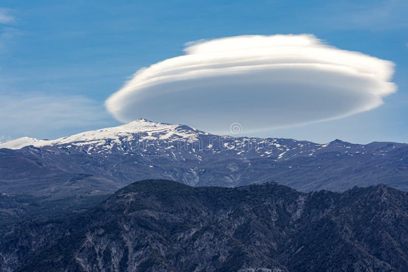 Lenticular cloud