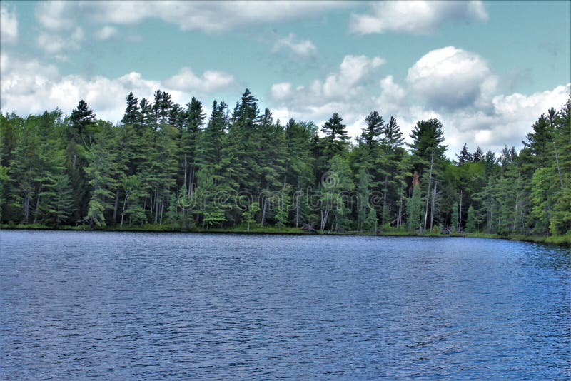 Leonard Pond lokaliserade i Childwold, New York, Förenta staterna royaltyfri fotografi Leonard Pond lokaliserade i Childwold, New York, Förenta staterna royaltyfri fotografi