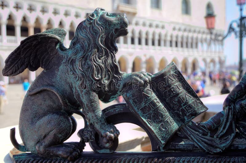 Leone alato - il simbolo di Venezia immagine stock libera da diritti