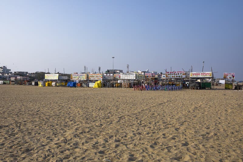 Les boutiques de plage du port de plaisance de Chennai Tamil Nadu Inde le 22 juin 2020 ferment dû pour verrouiller vers le bas
