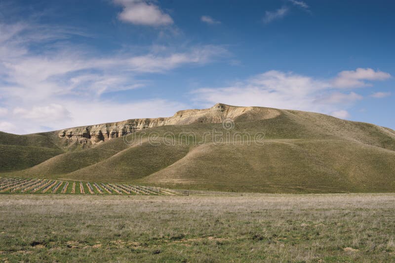 Les collines des centrums la Californie avec des nuages et des collines de SkyCentra la Californie avec des nuages image libre de droits Les collines des centrums la Californie avec des nuages et des collines de SkyCentra la Californie avec des nuages image libre de droits
