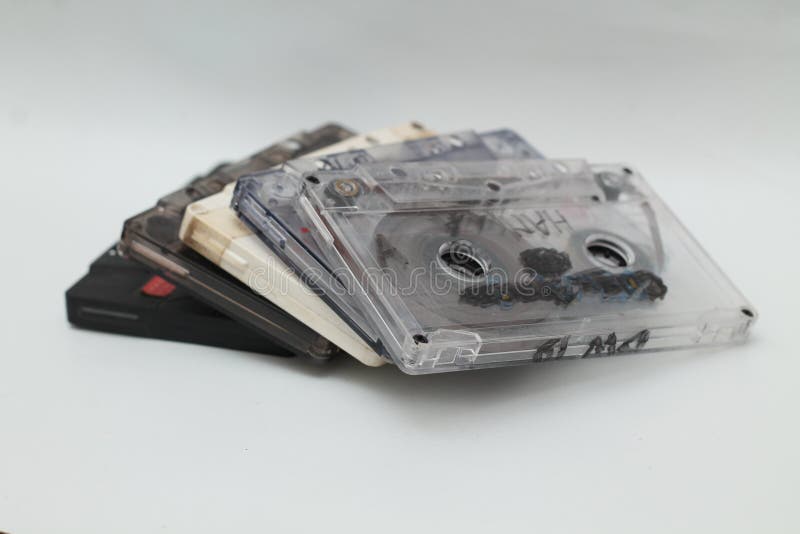 Les enregistreurs à cassettes, est un enregistrement sur bande magnétique analogue, la version 7 photos libres de droits Les enregistreurs à cassettes, est un enregistrement sur bande magnétique analogue, la version 7 photos libres de droits