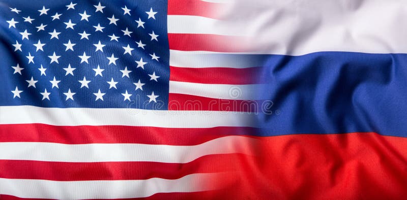 Les Etats-Unis et la Russie Les Etats-Unis diminuent et des drapeaux de la Russie