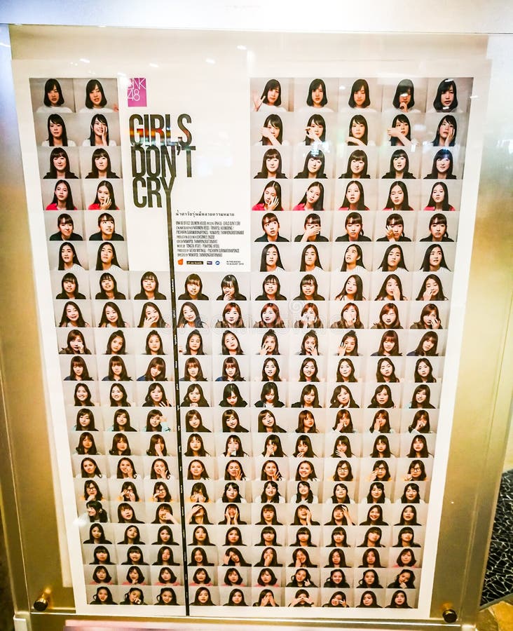 Les filles mettent le film documentaire d'affiche de cri du ` t de BNK48, est un groupe thaïlandais d'idole de chanteur, montrant photos libres de droits Les filles mettent le film documentaire d'affiche de cri du ` t de BNK48, est un groupe thaïlandais d'idole de chanteur, montrant photos libres de droits