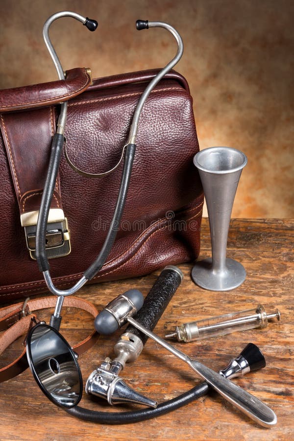 Les Instruments Du Docteur De Vintage Photo stock Image du seringue
