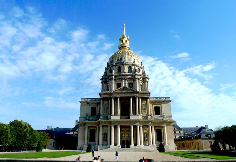 Les Invalides a Parigi, DES Invalides del Saint Louis della cappella immagine stock Les Invalides a Parigi, DES Invalides del Saint Louis della cappella immagine stock