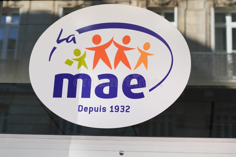 Les mae texte/document et signent le logo mutuelle assurance de leducation multinationale française