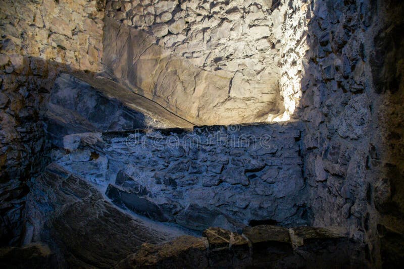 Les murs de la cave en pierre image stock Les murs de la cave en pierre image stock