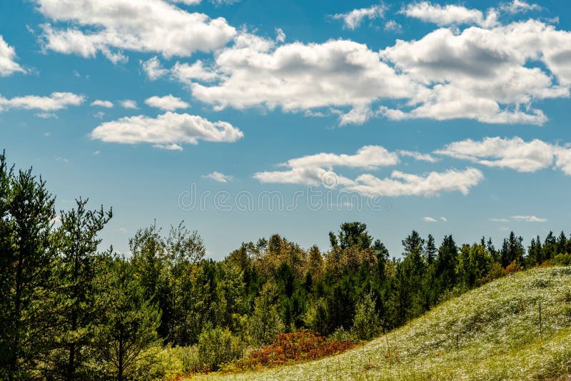 Les parcs des laurentides et réserves de faune. Les parcs des laurentides chaud et ensoleillé Québec Canada d'automne de réserves de faune