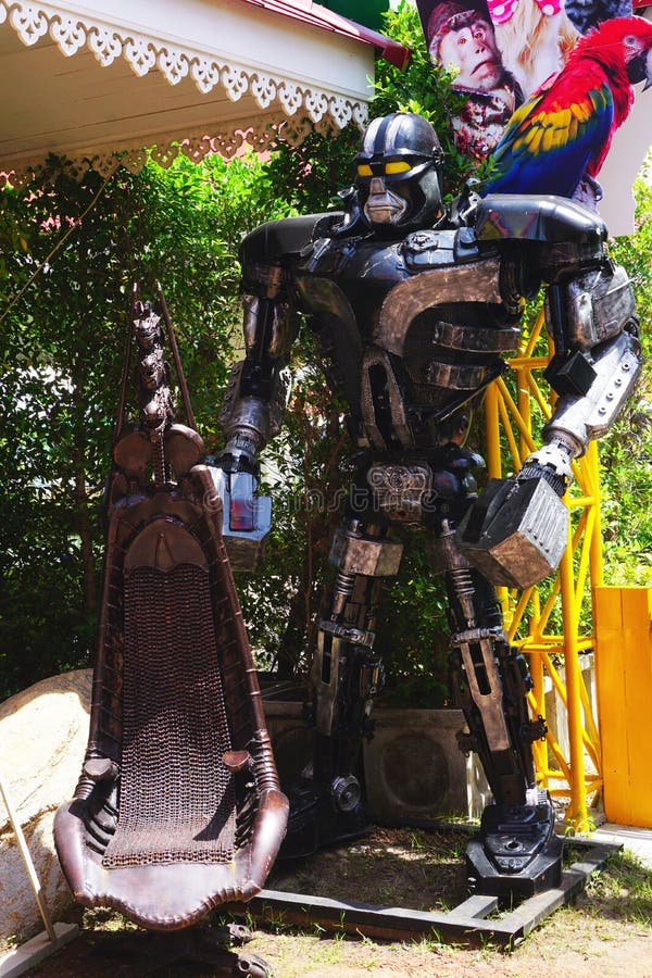 Les robots en acier réutilisés en métal modèlent le parc à thème au spectacle d'animaux de Hua Hin Tique