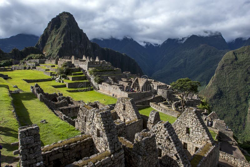 Les ruines antiques incroyables de Machu Picchu au Pérou images libres de droits Les ruines antiques incroyables de Machu Picchu au Pérou images libres de droits
