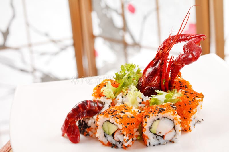 Les sushi avec voient le cancer photographie stock libre de droits Les sushi avec voient le cancer photographie stock libre de droits