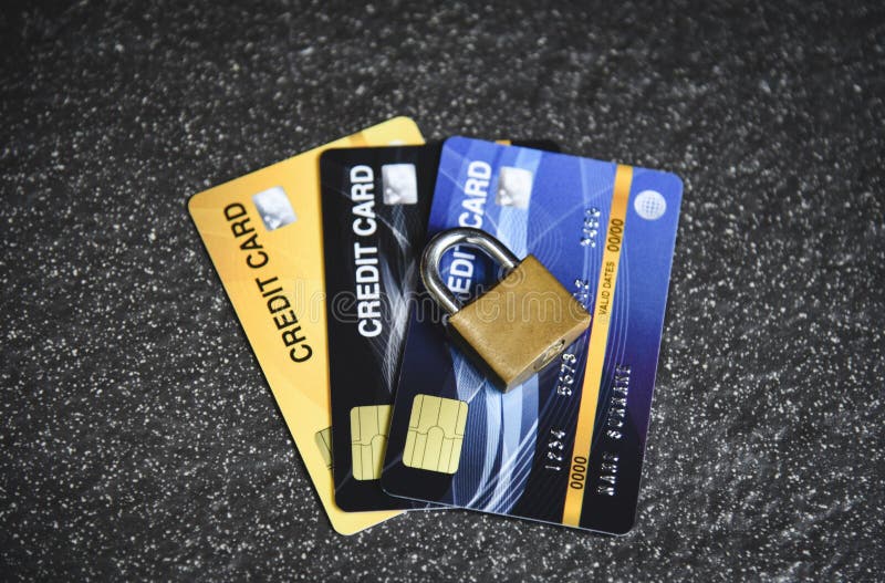 Les transactions de cryptage des données d'Internet de sécurité de carte de crédit sur la serrure de carte de crédit ont fixé photos stock Les transactions de cryptage des données d'Internet de sécurité de carte de crédit sur la serrure de carte de crédit ont fixé photos stock