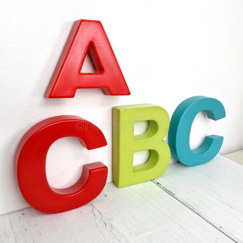 Lettere 3D A B C D isolate su fondo bianco. Lettere 3D A B C D isolata su uno sfondo bianco perfetto per progetti di tipografia moderni o ludiche