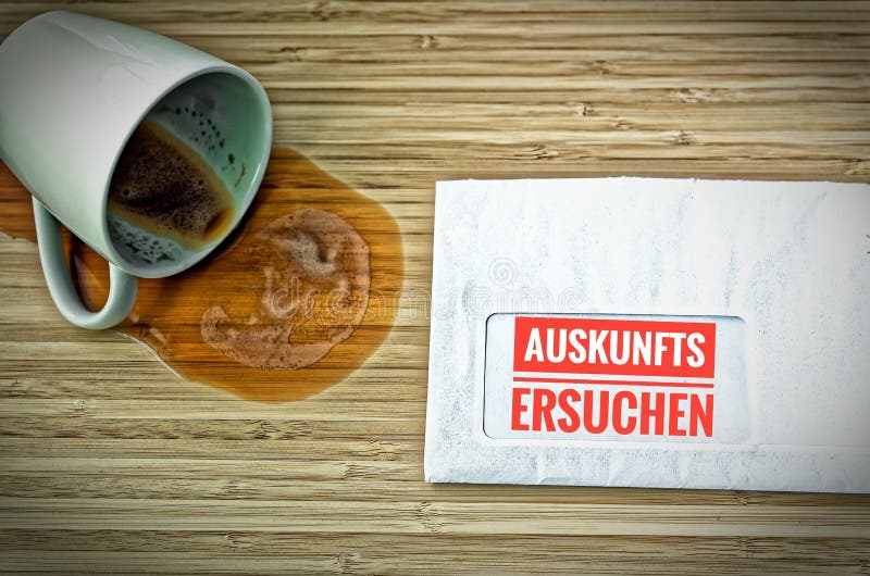 Lettre avec en l'allemand Auskunftsersuchen dans la demande de renseignements anglaise images libres de droits Lettre avec en l'allemand Auskunftsersuchen dans la demande de renseignements anglaise images libres de droits