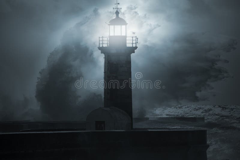 Leuchtturm in einer stürmischen Nacht