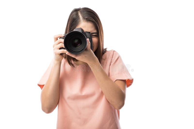 Leuke vrouw die foto's met dslr nemen stock foto's Leuke vrouw die foto's met dslr nemen stock foto's