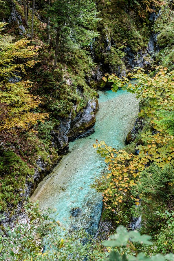 Leutaschklamm - dziki w? w? z z rzek? w alps Niemcy fotografia royalty free