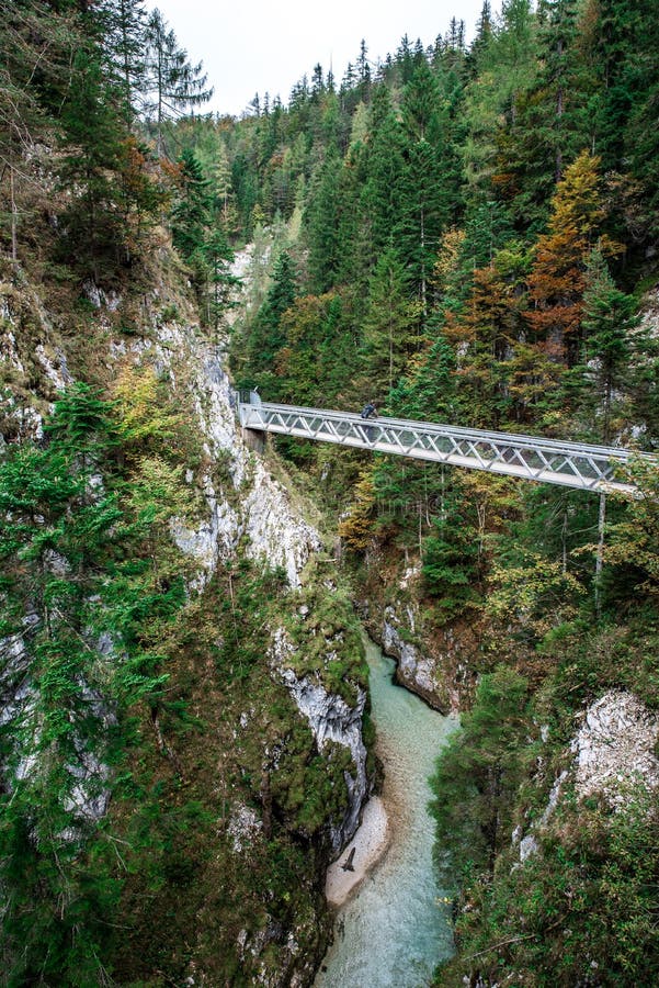 Leutaschklamm - dziki w? w? z z rzek? w alps Niemcy obrazy royalty free