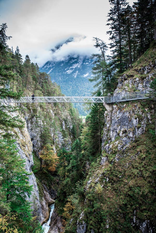 Leutaschklamm - dziki w? w? z z rzek? w alps Niemcy obrazy royalty free