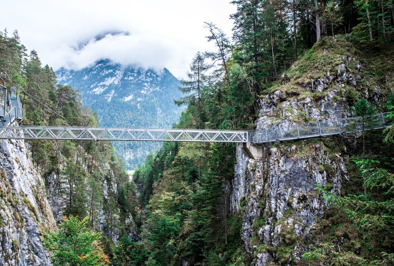 Leutaschklamm - dziki w? w? z z rzek? w alps Niemcy zdjęcie stock