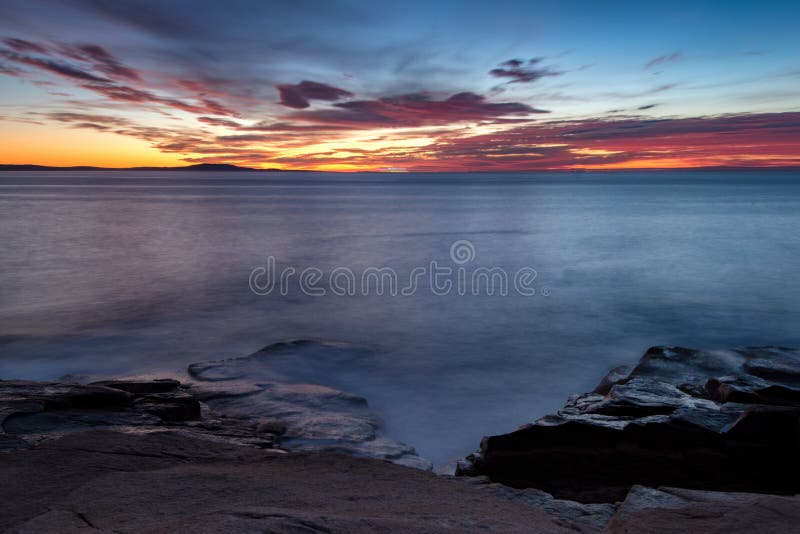 Lever de soleil de côte de Maine photo stock Lever de soleil de côte de Maine photo stock