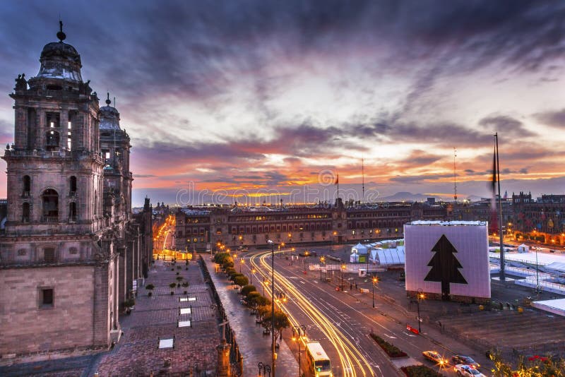 Lever de soleil métropolitain de Noël de Zocalo Mexico Mexique de cathédrale photographie stock Lever de soleil métropolitain de Noël de Zocalo Mexico Mexique de cathédrale photographie stock