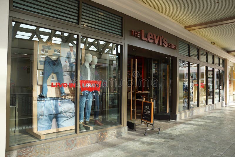 Levi Strauss Store at the Ala Moana Center Editorial Stock Image - Image of  interior, male: 45669134