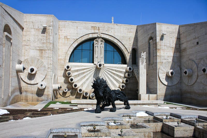 Lew kaskada w Yerevan Armenia i rzeźba fotografia stock