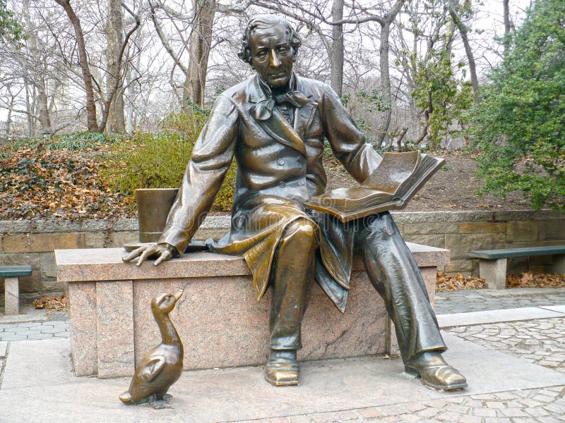 Lewis Carroll Statue in bronze in Central Park New York