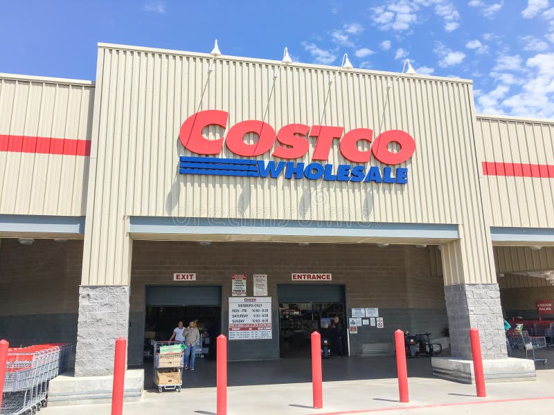 Costco Wholesale Storefront in Lewisville, Texas, USA Editorial Stock ...