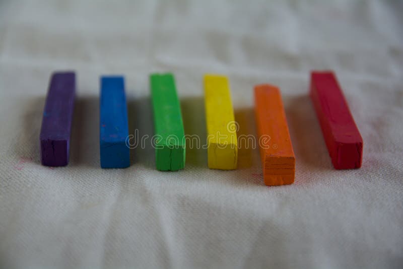 LGBT旗子的被弄脏的照片从艺术性的柔和的淡色彩棍子的 将担当背景 库存照片 LGBT旗子的被弄脏的照片从艺术性的柔和的淡色彩棍子的 将担当背景 库存照片