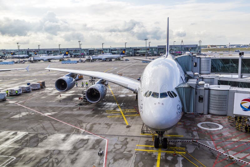 LH440 to Houston is ready for boarding