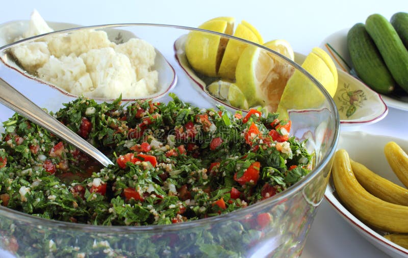 Libanesischer Salat - Taboule Stockbild - Bild von östlich, aperitif ...